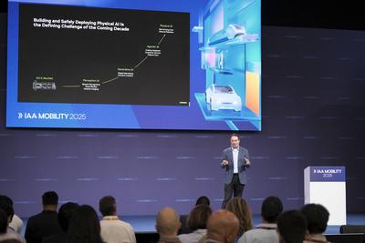 Ali Kani von NVIDIA h?lt Vortrag auf IAA Mobility Summit Stage-stock-foto