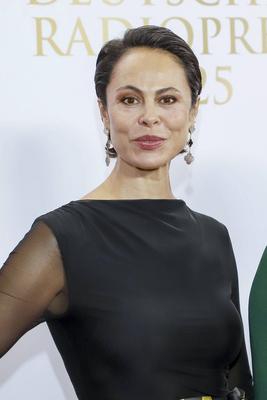 abb Natalia Yegorova ex Frau Klitschko zu Gast auf dem roten Teppich bei der Verleihung des Deutschen Radiopreis 2025 in der Neuen Flora am 11.09.2025 in Hamburg Hamburg Deutschland *** abb Natalia Yegorova ex Mrs. Klitschko as a guest on the red carpet at the German Radio Award 2025 at Neue Flora on 11 09 2025 in Hamburg Hamburg Germany-stock-foto