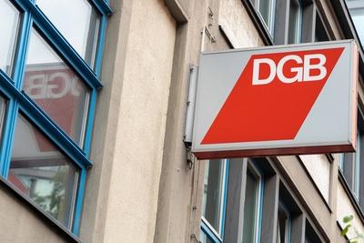 Frankfurt am Main, 10.05.2020, DGB Hessen-Th?ringen , Au?enansicht des DGB B?rogeb?udes f?r die Region Frankfurt-Rhein--stock-foto