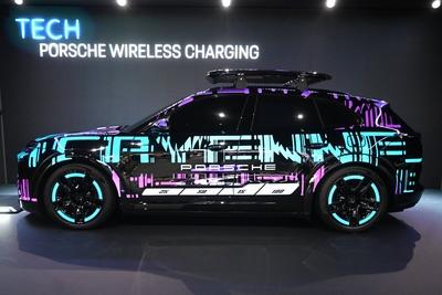 Die Internationale Automobil-Ausstellung, kurz IAA, ist eine der gr?ssten und international bedeutendsten Automobil-Fach-stock-foto