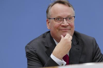 Vorstellung Kommission Stabilisierung GKV-stock-foto