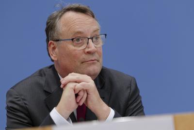 Vorstellung Kommission Stabilisierung GKV-stock-foto