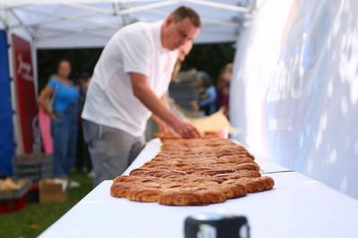 Weltrekord Versuch Franzbroetchen-stock-foto