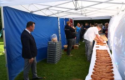 Weltrekord Versuch Franzbroetchen-stock-foto