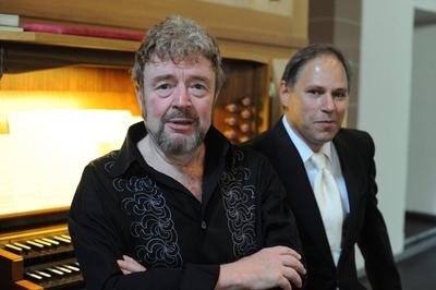 Siegmund Nimsgern Bariton l und Christian Brembeck Orgel geben am Freitag 11 6 2010 ein Konz-stock-foto