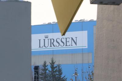 Blick am Dienstag (05.12.2023) in Wolgast (Landkreis Vorpommern Greifswald) auf den Schriftzug L?rssen an der Schiffbauh-stock-foto