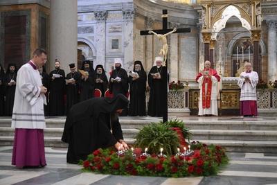 ITALY - POPE LEO PRESIDES OVER THE COMMEMORATION OF THE MARTYRS AND WITNESSES OF THE FAITH OF THE 21ST CENTURY TOGETHER WITH REPRESRNTATIVES OF OTHER CHRISTIAN CHURCHES AND COMMUNIONS IN THE BASILICA OF ST PAUL OUTSIDE THE WALLS IN ROME - 2025/9/14-stock-foto