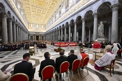 ITALY - POPE LEO PRESIDES OVER THE COMMEMORATION OF THE MARTYRS AND WITNESSES OF THE FAITH OF THE 21ST CENTURY TOGETHER WITH REPRESRNTATIVES OF OTHER CHRISTIAN CHURCHES AND COMMUNIONS IN THE BASILICA OF ST PAUL OUTSIDE THE WALLS IN ROME - 2025/9/14-stock-foto
