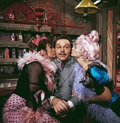 Der Opernball Der Opernball, Operettenfilm, Deutschland 1971, Regie: Eugen York, Darsteller: Harald Serafin, geküsst von-stock-foto