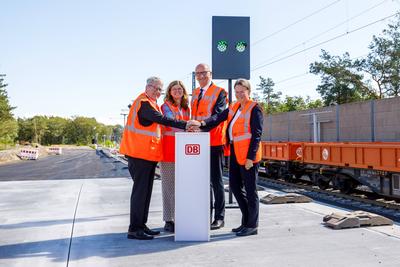 Inbetriebnahme Bahn-Logistikstelle Cottbus-stock-foto