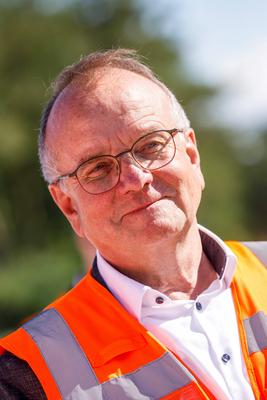 Inbetriebnahme Bahn-Logistikstelle Cottbus - Minister Detlef Tabbert-stock-foto