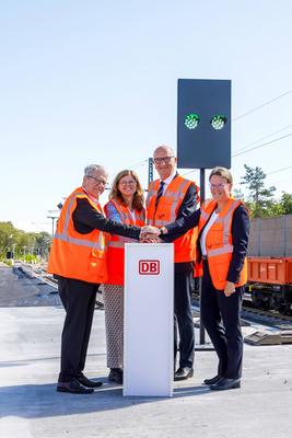 Inbetriebnahme Bahn-Logistikstelle Cottbus-stock-foto
