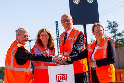 Inbetriebnahme Bahn-Logistikstelle Cottbus-stock-foto