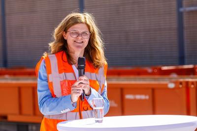 Inbetriebnahme Bahn-Logistikstelle Cottbus - Dr. Daniela Gerd tom Markotten-stock-foto