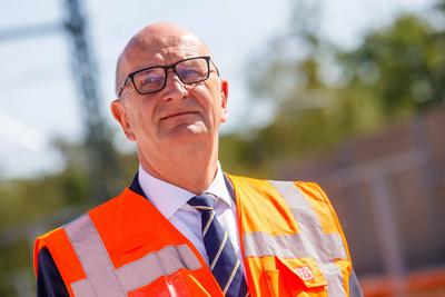 Inbetriebnahme Bahn-Logistikstelle Cottbus - Dr. Dietmar Woidke-stock-foto