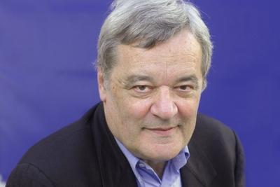 Bildnummer: 54468400  Datum: 27.06.2003  Copyright: imago/gezettliteraturWERKstatt berlin Der Autor und Kritiker Harald Hartung (Berlin) vor Beginn der Podiumsdiskussion zum Thema Warum wir keine Lyrik haben, aber eine brauchen! im Rahmen des Poesiefestivals Berlin der literaturWERKstatt berlin am 27.06.2003 in der Backfabrik. kultur people literatur kbdig xo0x 2003 quer Schriftsteller Poet Dichter Kulture Culture writer writing Author Persoenlichkeit Literatur Portrait Autor  Shooting Portr?tBildnummer 54468400 Date 27 06 2003 Copyright Imago  LiteraturWERKstatt Berlin the Author and Critics Harald Hartung Berlin before Beginning the Panel discussion to Theme why We none Poetry have but a need in Frame the Poetry festivals Berlin the LiteraturWERKstatt Berlin at 27 06 2003 in the Back factory Culture Celebrities Literature Kbdig xo0x 2003 horizontal Writer Poet Poet Kulture Culture Writer Writing author Personality Literature Portrait Author Shooting Portrait-stock-foto