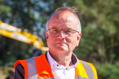 Inbetriebnahme Bahn-Logistikstelle Cottbus - Minister Detlef Tabbert-stock-foto