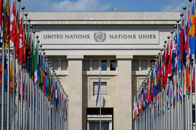 Emblem und Schriftzug der Vereinten Nationen Emblem und Schriftzug der Vereinten Nationen, 02.08.2019. Genf, Ariane-Par-stock-foto