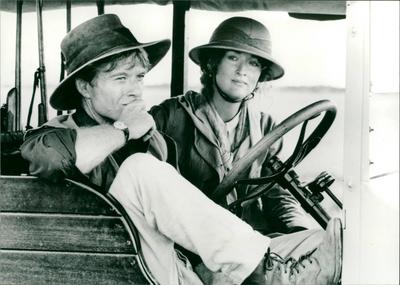 Robert Redford und Meryl Streep in Jenseits von Afrika Robert Redford als Denys Finch Hatton und Meryl Streep als Tania-stock-foto