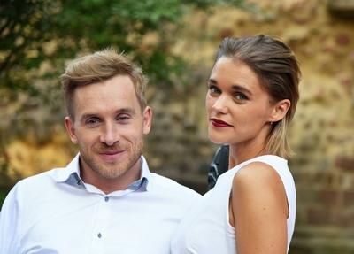 30.07.2018, xmubikx 68. Bad Hersfelder Festspiele 2018 Prominente G?ste Schauspieler Samuel Koch mit Ehefrau Schauspiel-stock-foto