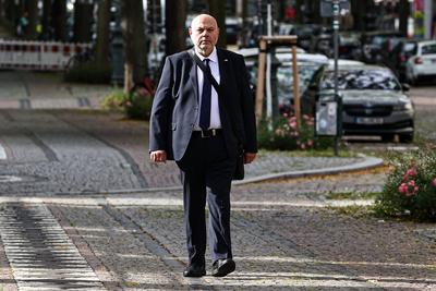 Max Privorozki, der 62-j?hrige Mathematiker wird f?r seinen jahrzehntelangen Einsatz f?r j?disches Leben, f?r interrelig-stock-foto