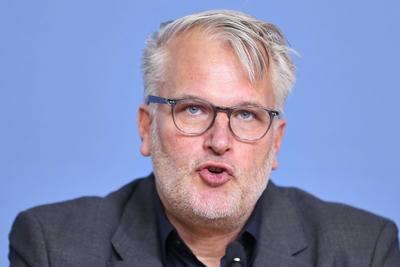 Berlin, Deutschland, 18.09.2025: Haus der BPK: Pressekonferenz: Haus?rztinnen- und Haus?rzteverband - 46. Haus?rztinnen--stock-foto