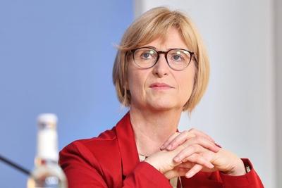 Berlin, Deutschland, 18.09.2025: Haus der BPK: Pressekonferenz: Haus?rztinnen- und Haus?rzteverband - 46. Haus?rztinnen--stock-foto