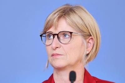 Berlin, Deutschland, 18.09.2025: Haus der BPK: Pressekonferenz: Haus?rztinnen- und Haus?rzteverband - 46. Haus?rztinnen--stock-foto