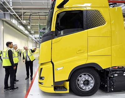 King Philippe visits the Volvo Trucks Center in Oostakker-stock-foto
