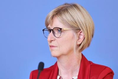 Berlin, Deutschland, 18.09.2025: Haus der BPK: Pressekonferenz: Haus?rztinnen- und Haus?rzteverband - 46. Haus?rztinnen--stock-foto