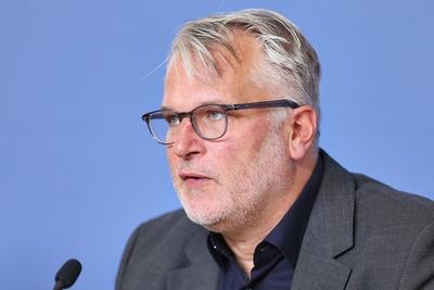 Berlin, Deutschland, 18.09.2025: Haus der BPK: Pressekonferenz: Haus?rztinnen- und Haus?rzteverband - 46. Haus?rztinnen--stock-foto