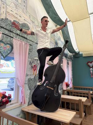 FENZL (Gewinner A Liad f?r d? Wiesn) - Cafe Theres - Oktoberfest / Wiesn Presserundgang, M?nchen 18.09.2025 *** FENZL Wi-stock-foto