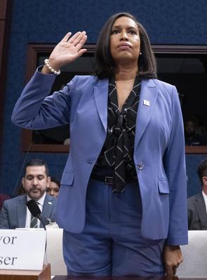 Bowser and Mendelson testify on ?Oversight of the District of Columbia?-stock-foto