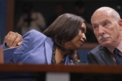 Bowser and Mendelson testify on ?Oversight of the District of Columbia?-stock-foto