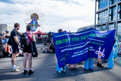 Proteste gegen "Marsch fuer das Leben" mit Forderung nach Abschaffung von Paragraf 218-stock-foto
