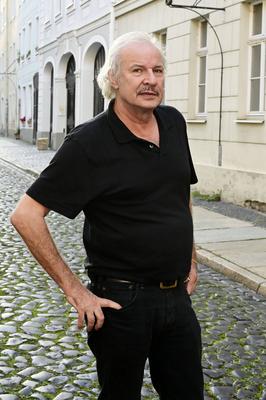 Leander Hau?mann auf Landkinotour im Bully im Camillo Kino. G?rlitz, 19.09.2025 *** Leander Hau?mann on a country cinema-stock-foto