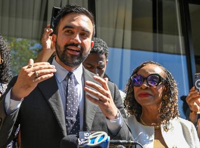 Mamdani Campaigns in Allan?s Bakery in Brooklyn, NY-stock-foto