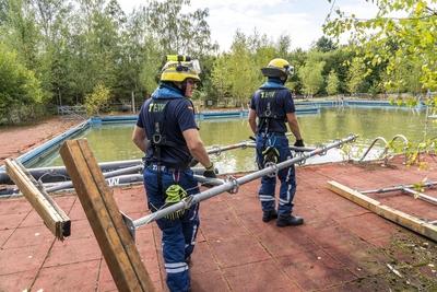 THW Gro??bung-stock-foto