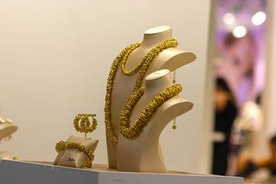 launches for the next season at milano fashion & jewels-stock-foto