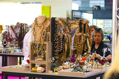 launches for the next season at milano fashion & jewels-stock-foto