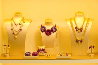 launches for the next season at milano fashion & jewels-stock-foto