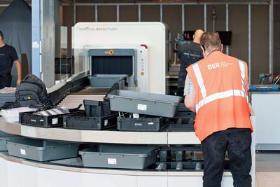 17.07.2025,Sch?nefeld,Brandenburg,Flughafen BER Berlin Brandenburg Willy Brandt,der Pavillon Nord ist ein Bereich des Fl-stock-foto