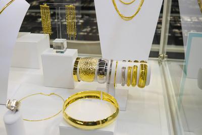 launches for the next season at milano fashion & jewels-stock-foto