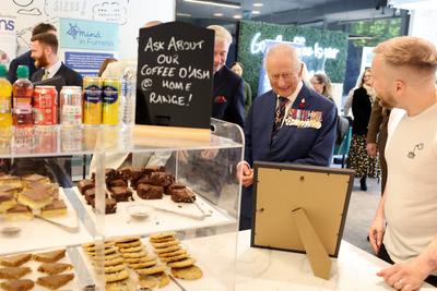 King Charles in Barrow-in-Furness-stock-foto