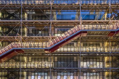 Das Centre national d art et de culture Georges-Pompidou ist ein staatliches Kunst- und Kulturzentrum im 4. Arrondisseme-stock-foto