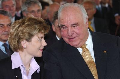 Bilder des Tages Altbundeskanzler Helmut KOHL CDU ist tot Der fruehere Bundeskanzler Helmut KOHL-stock-foto