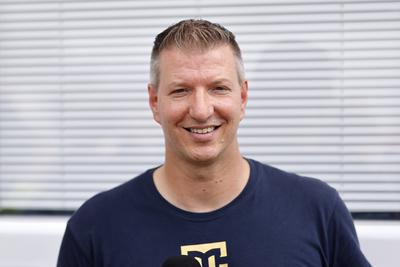 Fernsehmoderator und Livestreamer Max Schradin auf der Gamescom 2022. Die Gamescom in K?ln ist die weltweit gr??te Mess-stock-foto