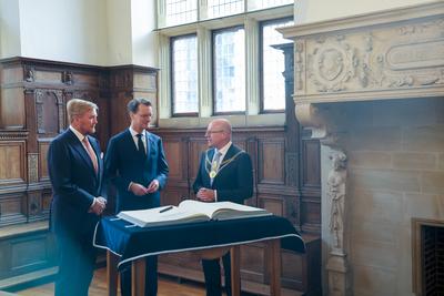 Besuch des niederl?ndischen K?nigs im Haus der Niederlande. Universit?t M?nster.-stock-foto