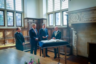 Besuch des niederl?ndischen K?nigs im Haus der Niederlande. Universit?t M?nster.-stock-foto