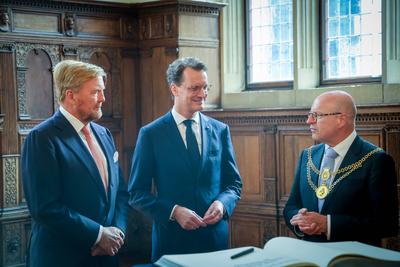 Besuch des niederl?ndischen K?nigs im Haus der Niederlande. Universit?t M?nster.-stock-foto